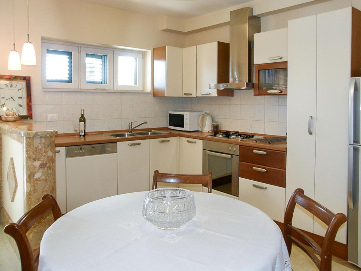 Apartment Matko By Interhome Makarska